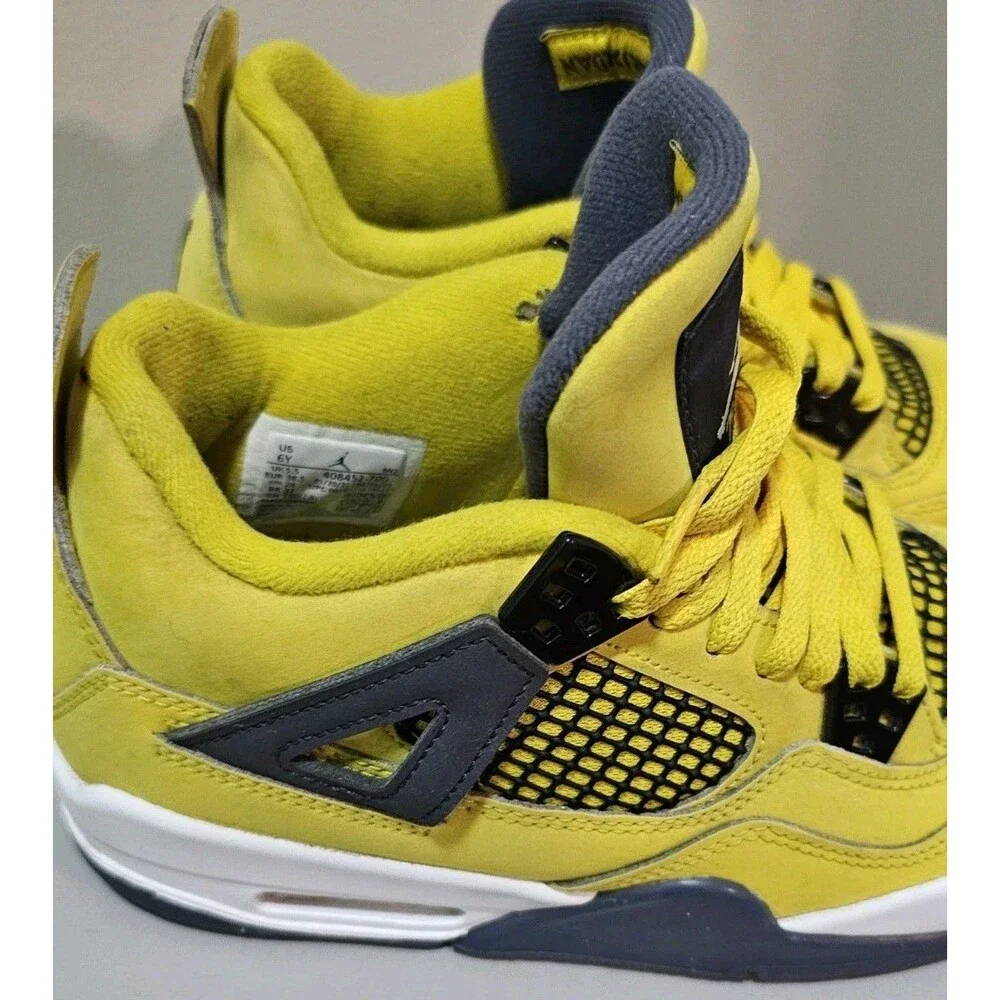 Nike Air Jordan 4 Retro Lightning GS Size 6Y Tour Yellow Black 2021 408452-700